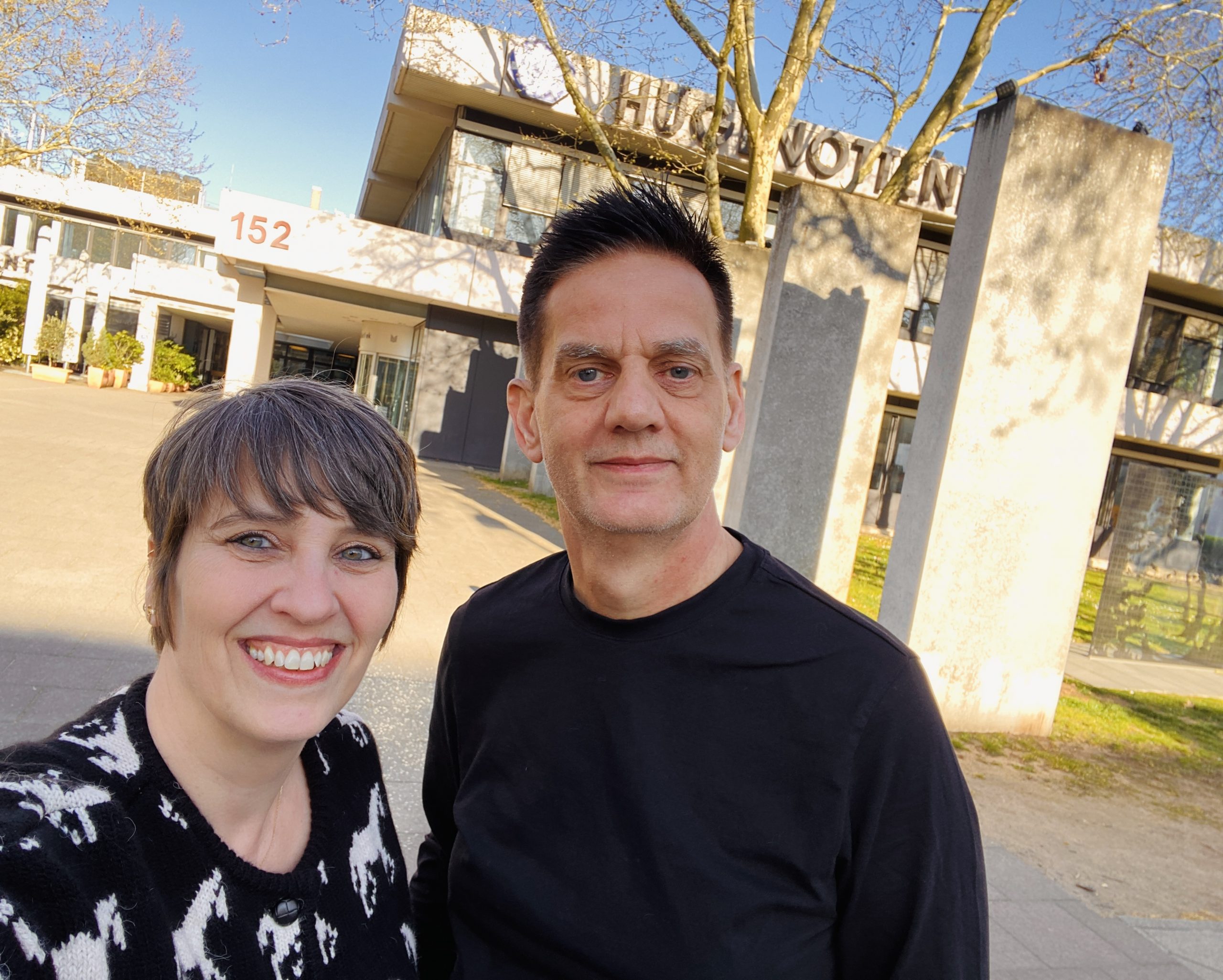 Du betrachtest gerade Hugenottenhalle – unsere Antwort im ‚Isenburger‘